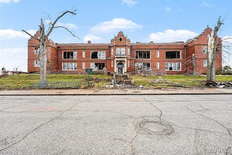 2616 Cora Avenue St Louis MO 63113