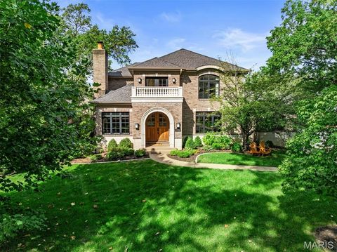 211 Topton Way Clayton MO 63105