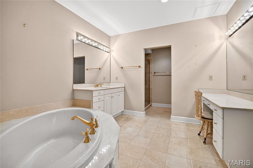 Plaza In Clayton A Condo The - Residential