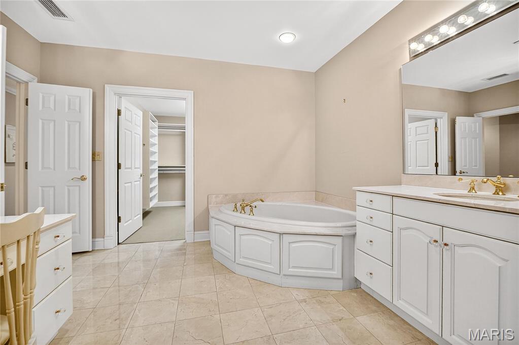 Plaza In Clayton A Condo The - Residential