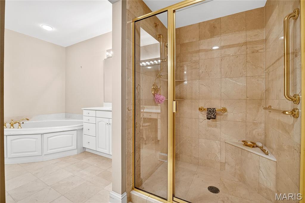 Plaza In Clayton A Condo The - Residential