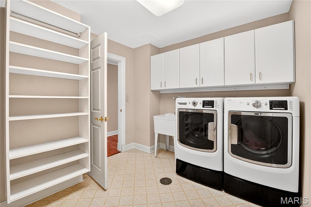 Plaza In Clayton A Condo The - Residential