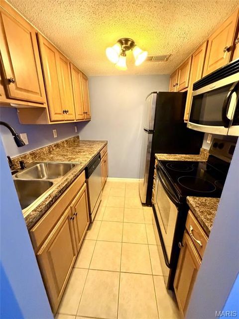 Tiny photo for 1159 Rue La Ville Walk #1159, Creve Coeur, MO 63141 (MLS # 26033563)