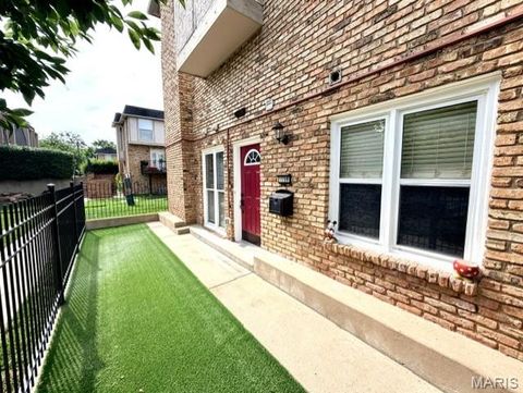 Tiny photo for 1159 Rue La Ville Walk #1159, Creve Coeur, MO 63141 (MLS # 26033563)