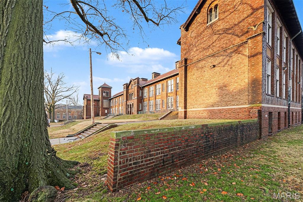 Hunts Add - Commercial Sale