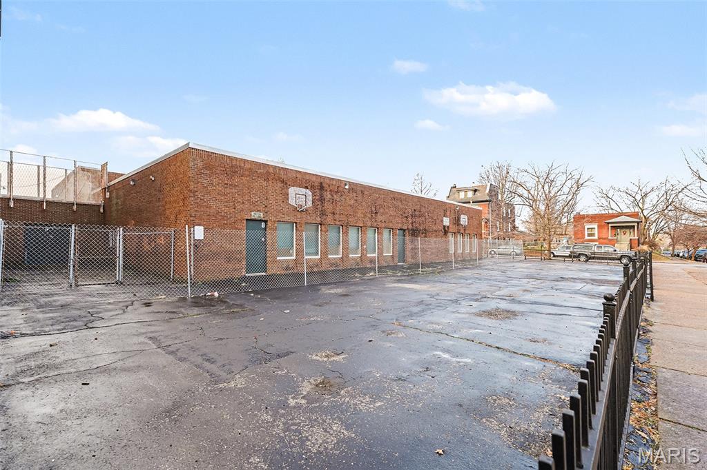 Hunts Add - Commercial Sale