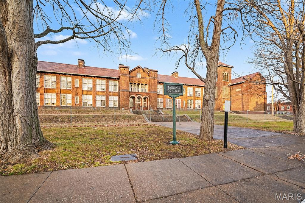 Hunts Add - Commercial Sale