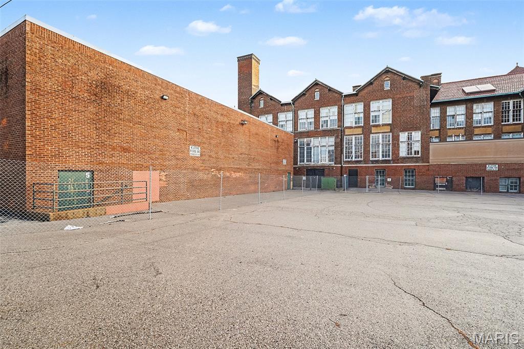 Hunts Add - Commercial Sale