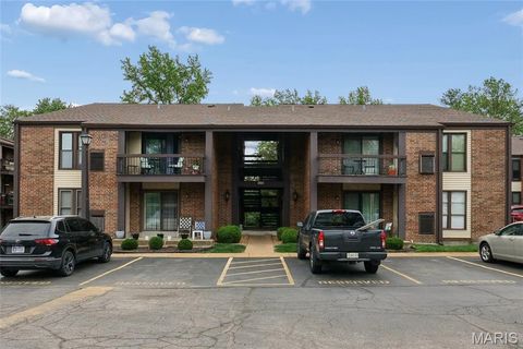 Photo of 4248 Kay Lane #2, St Louis, MO 63123 (MLS # 26022883)