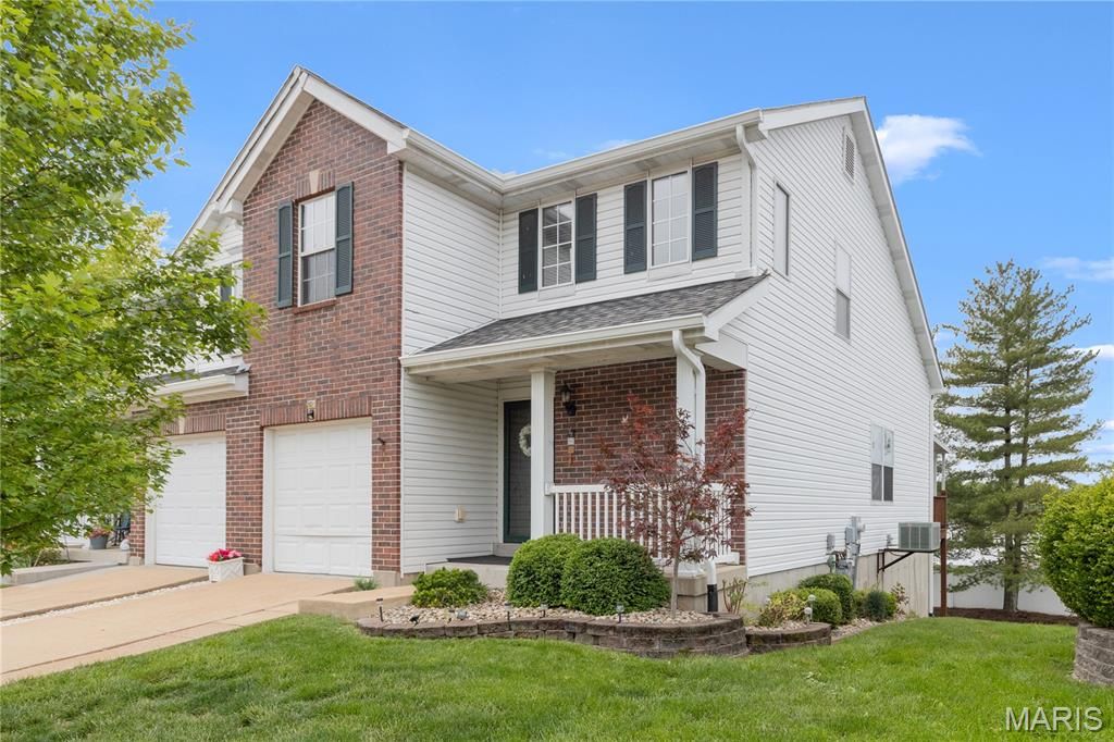Photo of 10353 Tiffany Village Circle Drive #D, St Louis, MO 63123 (MLS # 26028578)
