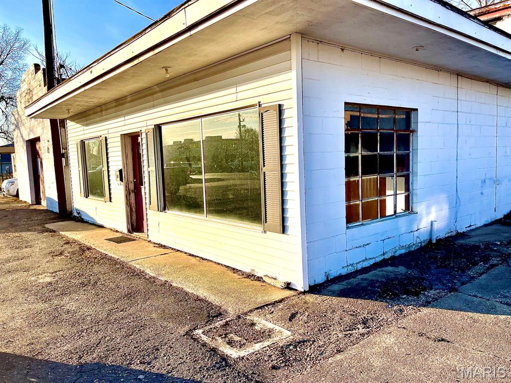 n/a - Commercial Sale