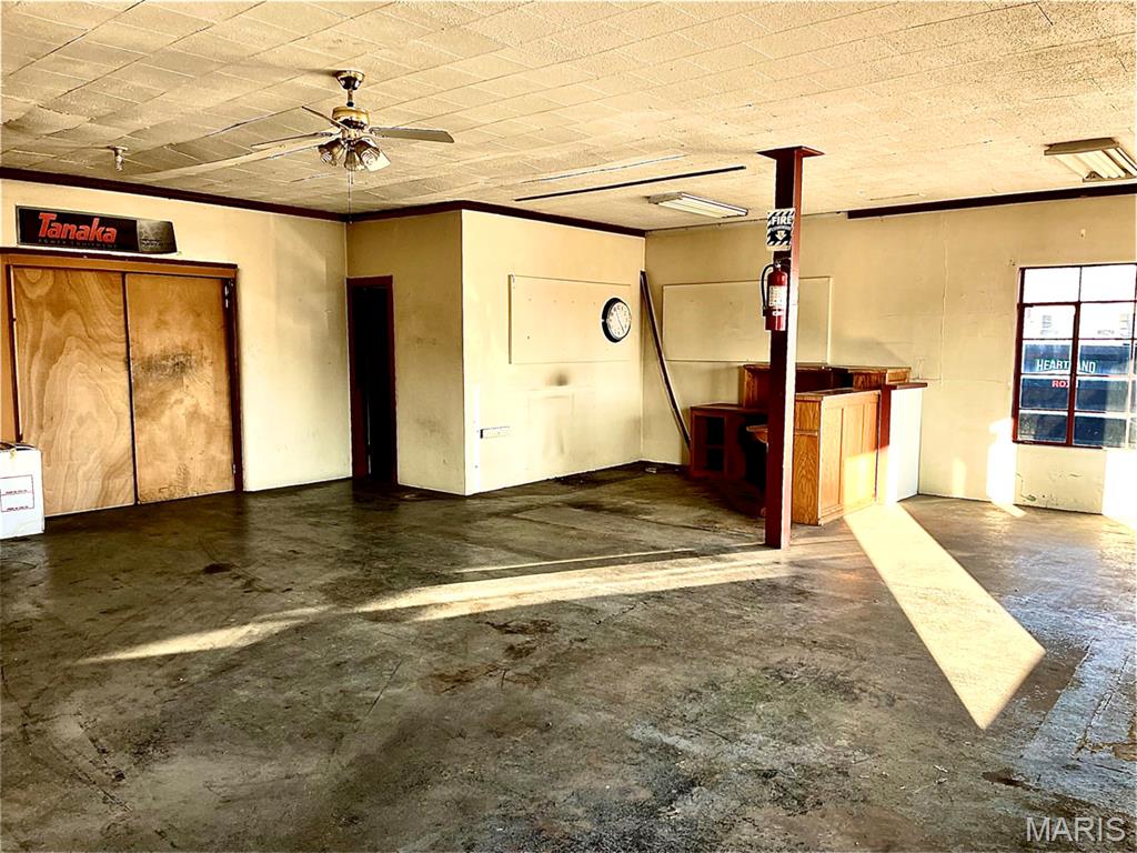 n/a - Commercial Sale