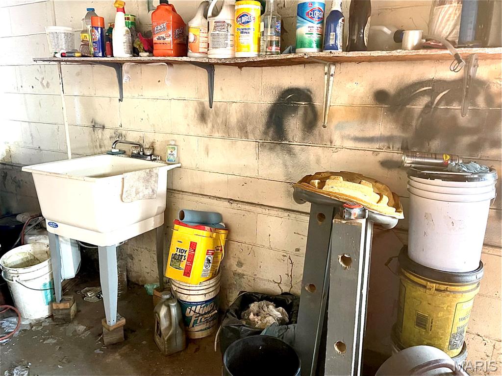 n/a - Commercial Sale