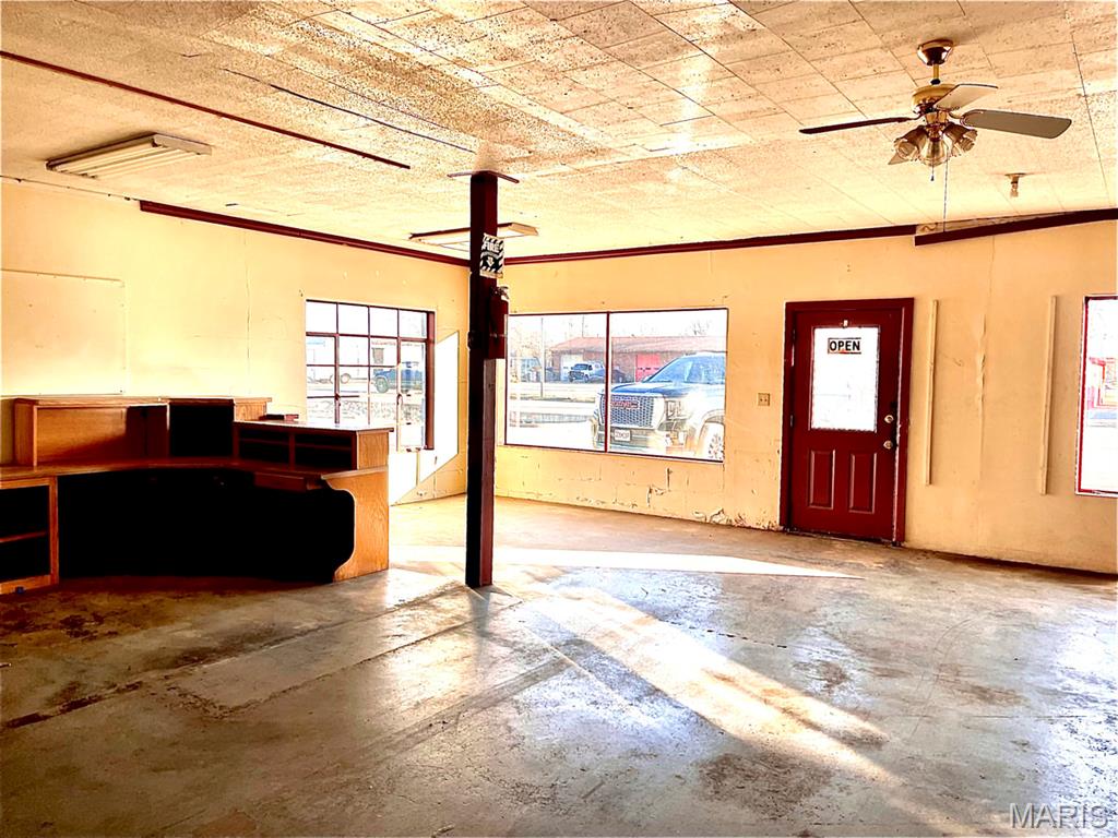 n/a - Commercial Sale