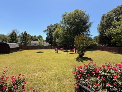 Tiny photo for 2810 East Old Oak Road, Poplar Bluff, MO 63901 (MLS # 26030964)