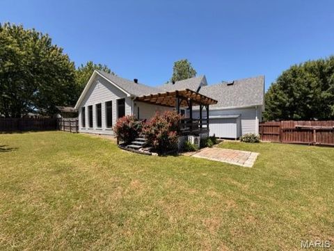 Tiny photo for 2810 East Old Oak Road, Poplar Bluff, MO 63901 (MLS # 26030964)