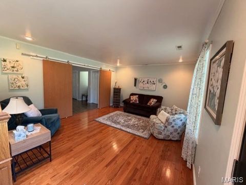 Tiny photo for 2810 East Old Oak Road, Poplar Bluff, MO 63901 (MLS # 26030964)