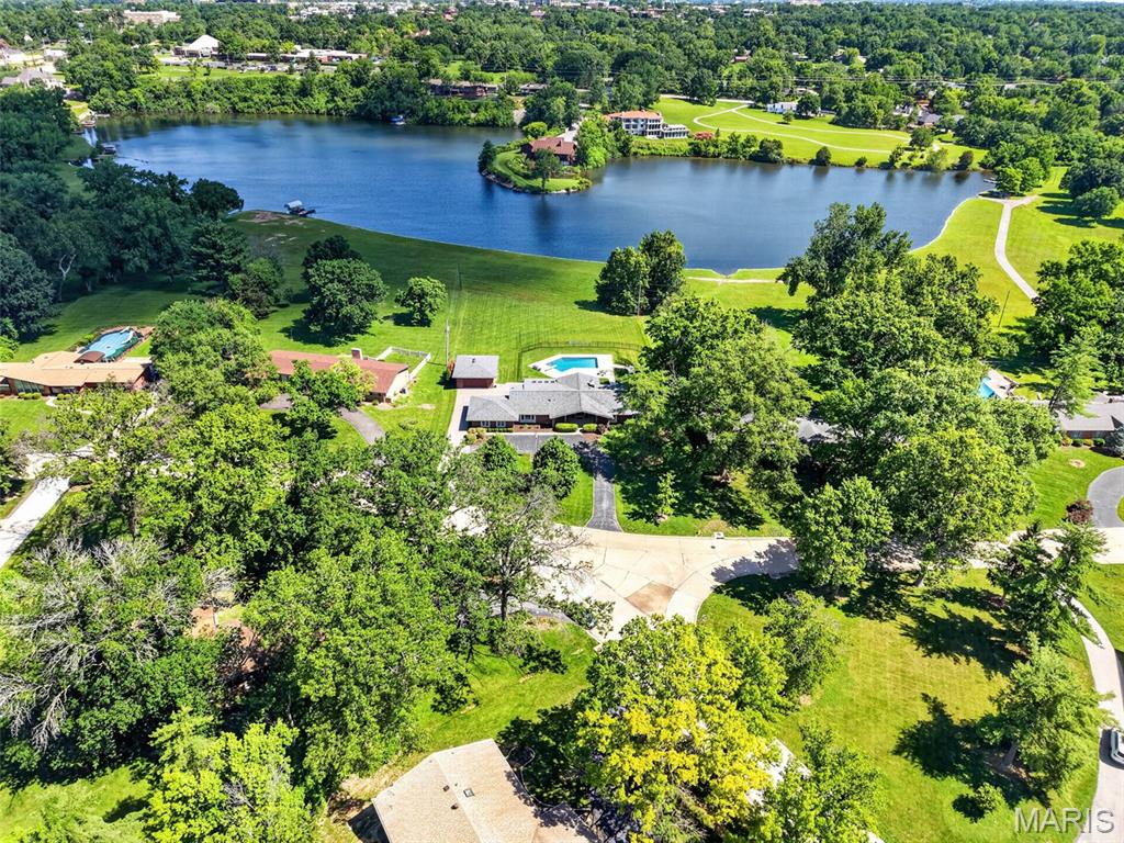 11601 Lakeshore Drive