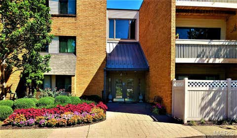 Photo of 950 E. Rue De La Banque, Creve Coeur, MO 63141 (MLS # 26046156)