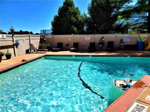 Tiny photo for 950 E. Rue De La Banque, Creve Coeur, MO 63141 (MLS # 26046156)