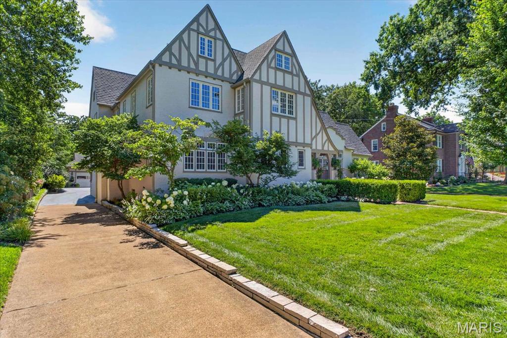 638 Sherwood Drive