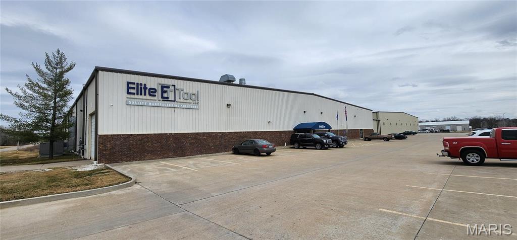 1011 Industrial Court