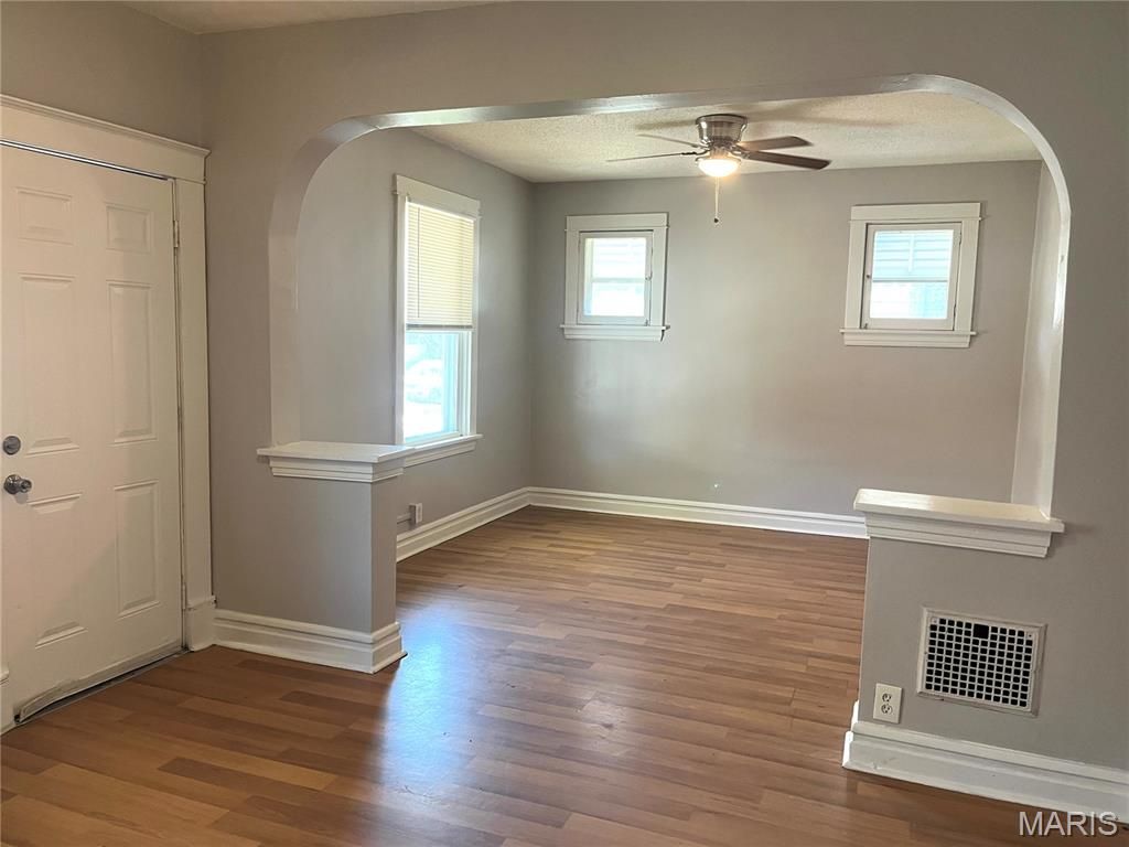 Photo of 3968 Schiller Place, St Louis, MO 63116 (MLS # 26022870)