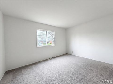 Tiny photo for 2940 Dover Drive, Florissant, MO 63033 (MLS # 26019039)