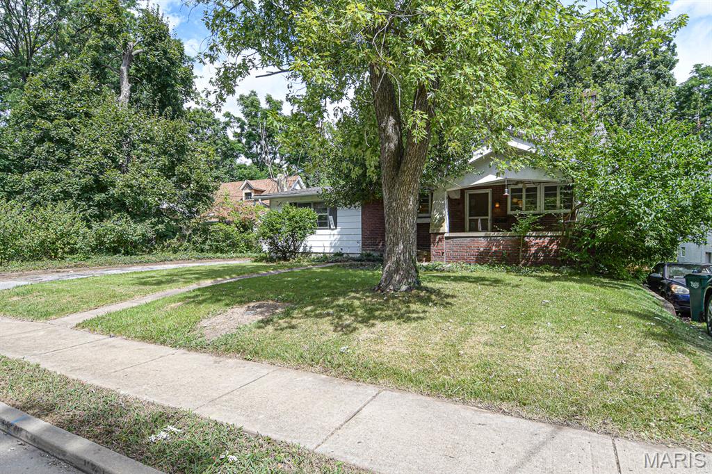 1045 Tuxedo Boulevard