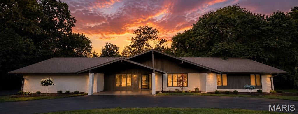 15 Meadowbrook Country Club Estate