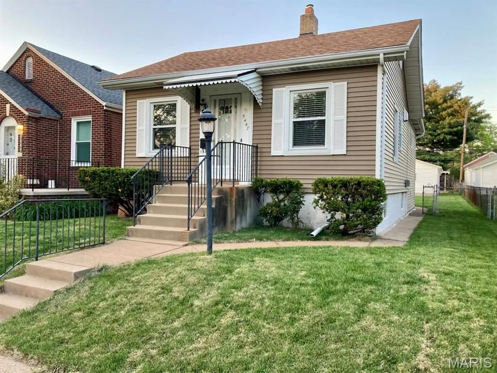 Photo of 5447 Robert Avenue, St Louis, MO 63109 (MLS # 26024529)