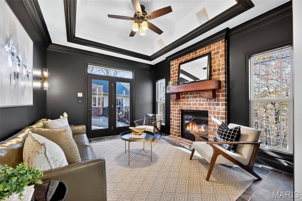 707 Crown Pointe Farms