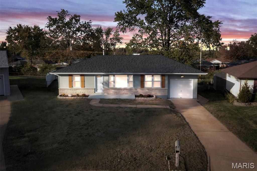 Photo of 32 Buckley Meadows Drive, St Louis, MO 63125 (MLS # 25073338)