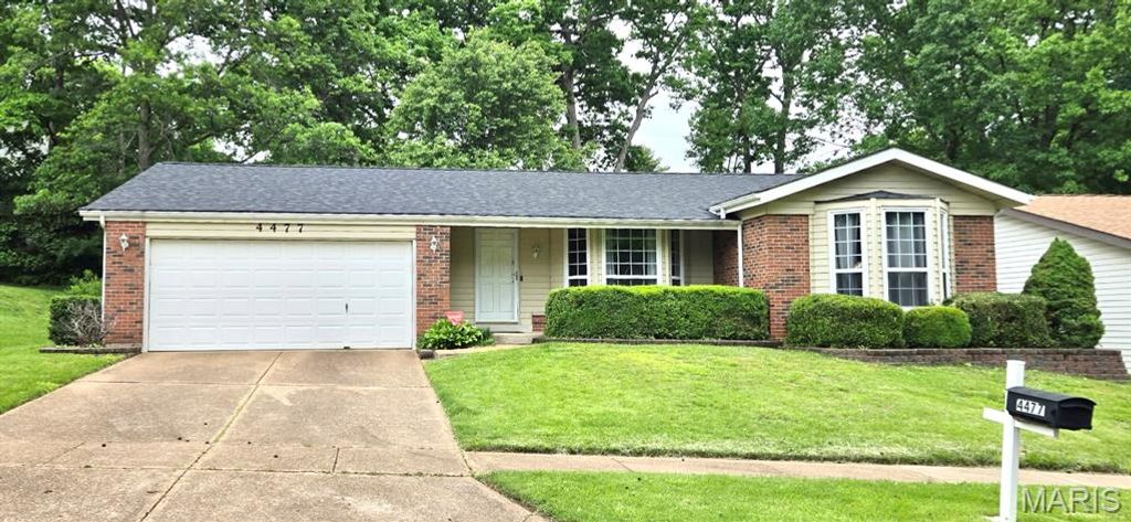 Photo of 4477 Roadside Lane, St Louis, MO 63128 (MLS # 26027183)