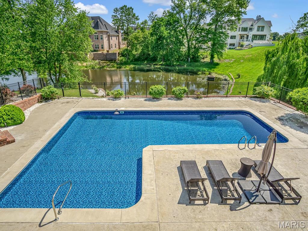 Edwardsville, Illinois, 62025, United States, 4 Bedrooms Bedrooms, ,4 BathroomsBathrooms,Residential,Active,2030091