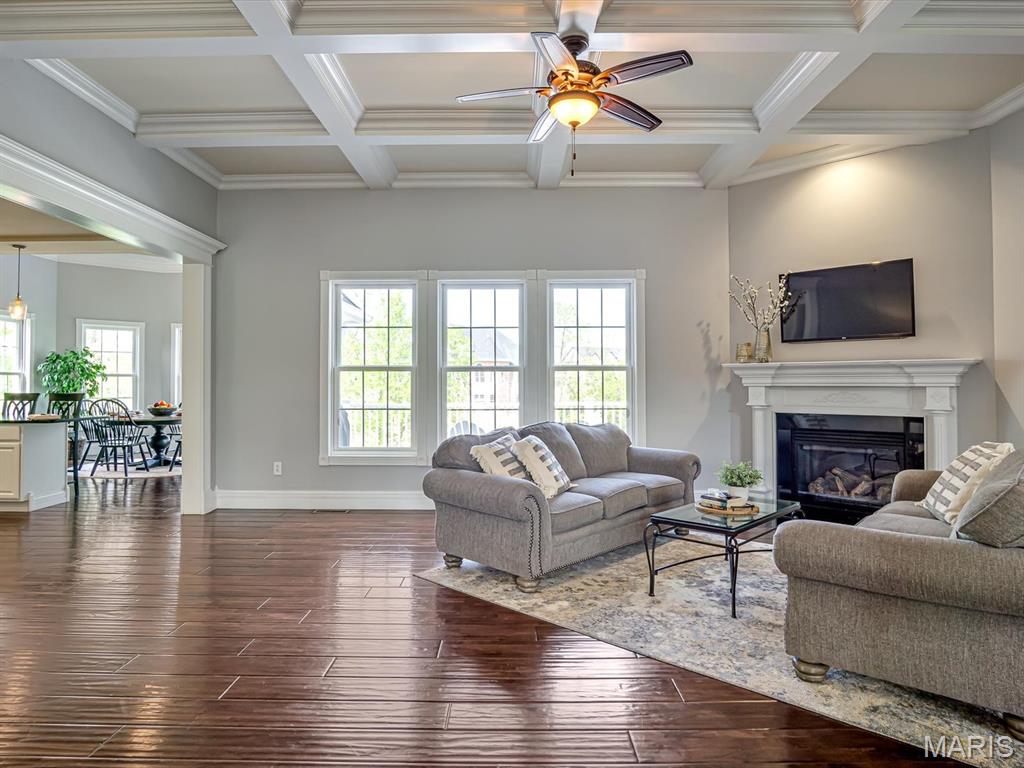 Edwardsville, Illinois, 62025, United States, 4 Bedrooms Bedrooms, ,4 BathroomsBathrooms,Residential,Active,2030091
