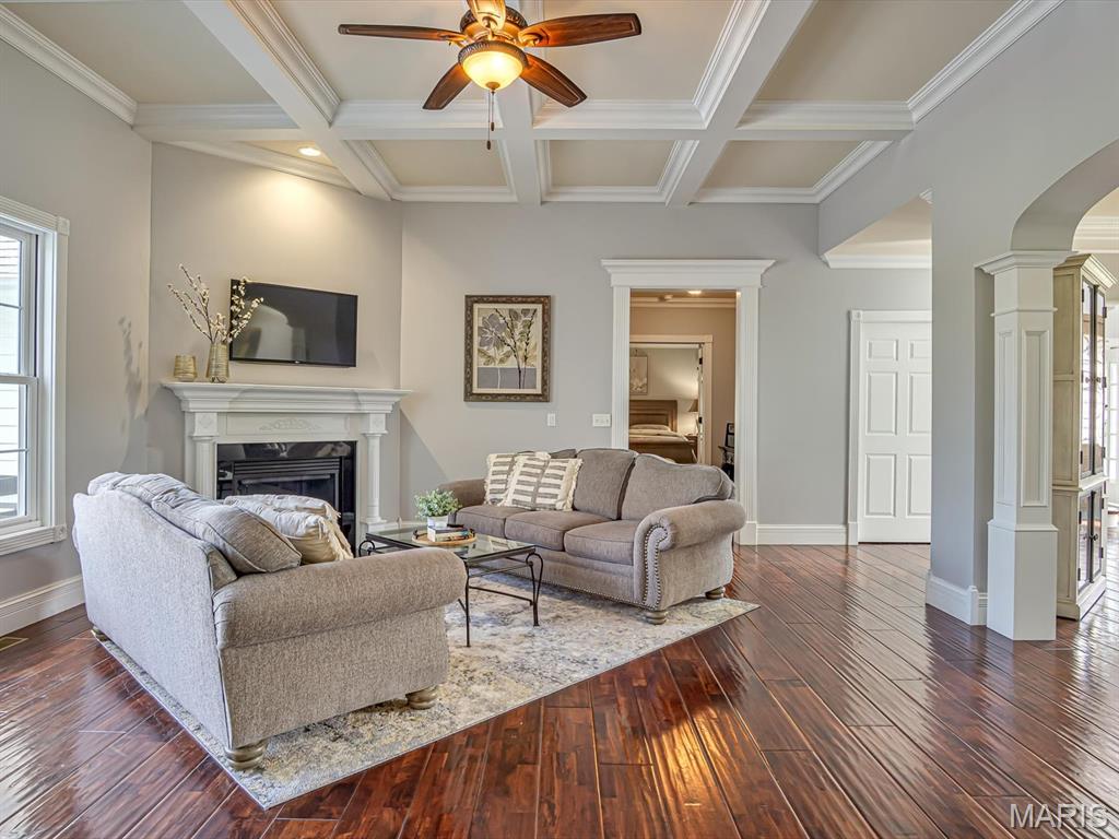 Edwardsville, Illinois, 62025, United States, 4 Bedrooms Bedrooms, ,4 BathroomsBathrooms,Residential,Active,2030091