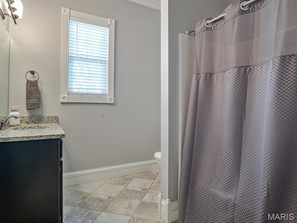 Edwardsville, Illinois, 62025, United States, 4 Bedrooms Bedrooms, ,4 BathroomsBathrooms,Residential,Active,2030091