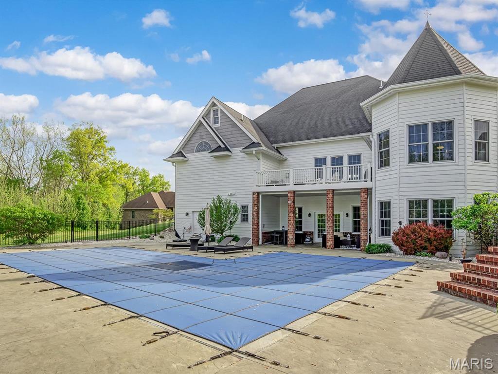 Edwardsville, Illinois, 62025, United States, 4 Bedrooms Bedrooms, ,4 BathroomsBathrooms,Residential,Active,2030091