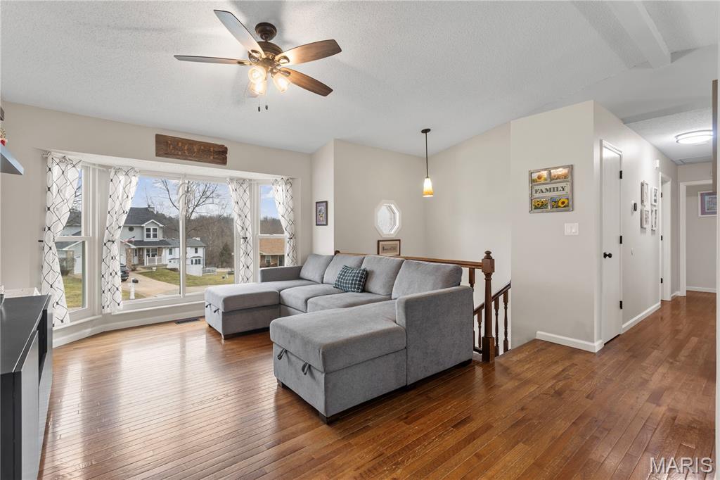 4229 Sunny Glen Court