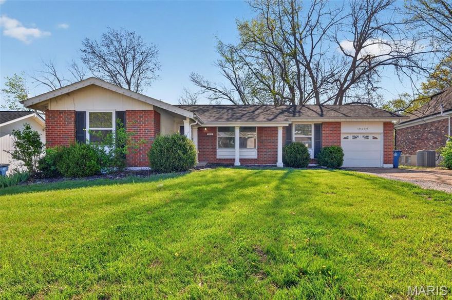 This huge house has 3 bedrooms and 2 bathroom. Located in Ferguson with over 1400 sq feet. There is new paint and newly installed windows throughout. The kitchen has all black appliances, and plenty of cabinet space. The bedrooms are spacious with sliding closet doors and light fixtures in the ceiling. There is also an additional room for storage. Big backyard and Basement included! Plus washer and dryer hook ups!