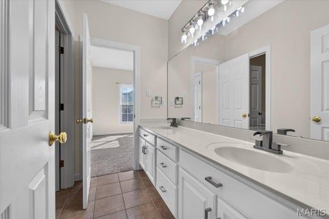 Tiny photo for 821 N Spoede Road, Creve Coeur, MO 63141 (MLS # 26060289)