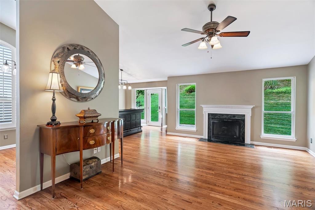 716 Vista Glen Court