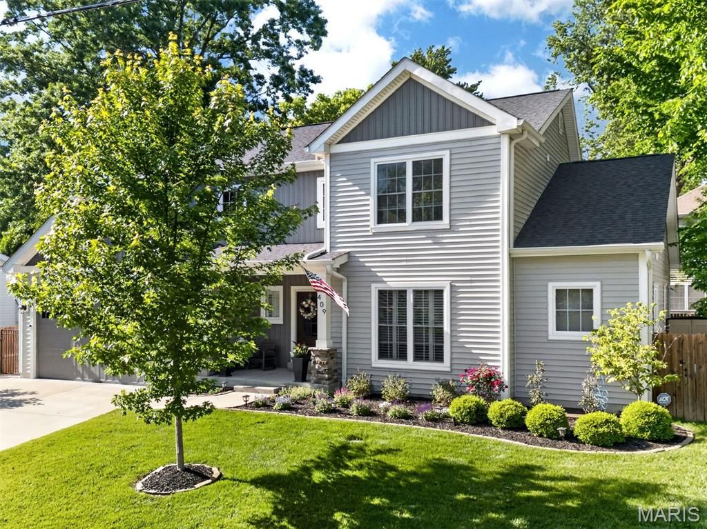 Photo of 409 Peeke Avenue, Kirkwood, MO 63122 (MLS # 26028463)