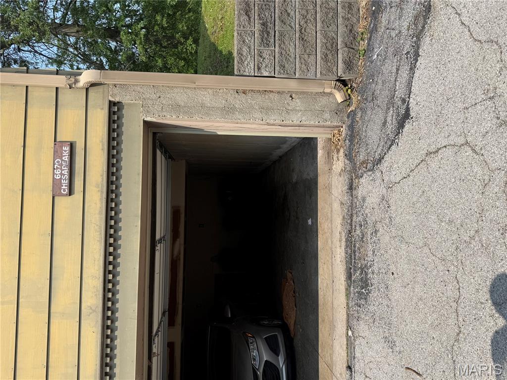 Florissant, Missouri 63033, United States, 2 Bedrooms Bedrooms, ,1 BathroomBathrooms,Residential,Active,127434