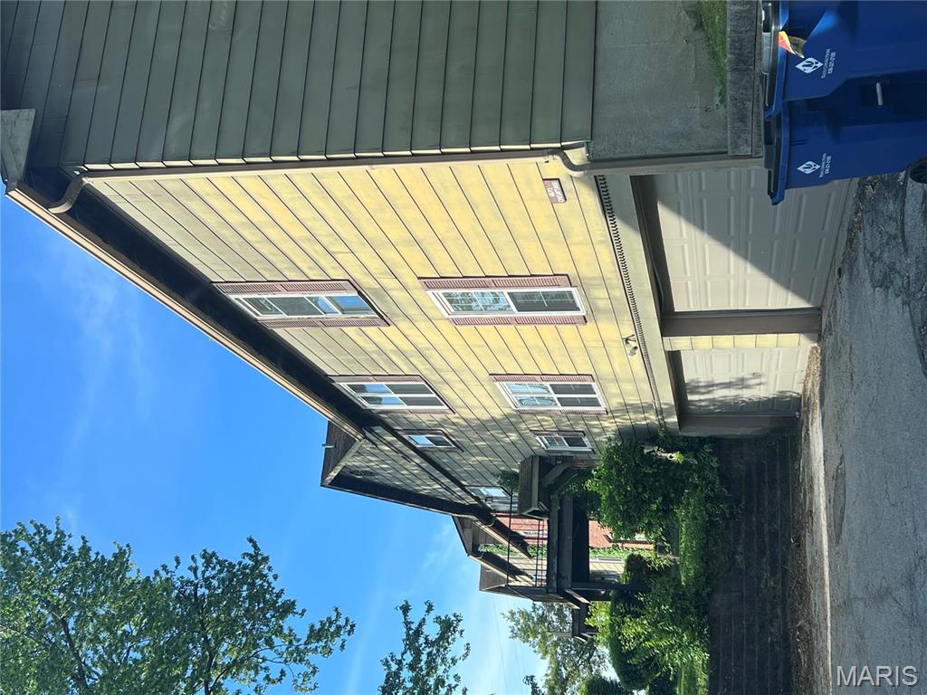 Florissant, Missouri 63033, United States, 2 Bedrooms Bedrooms, ,1 BathroomBathrooms,Residential,Active,127434