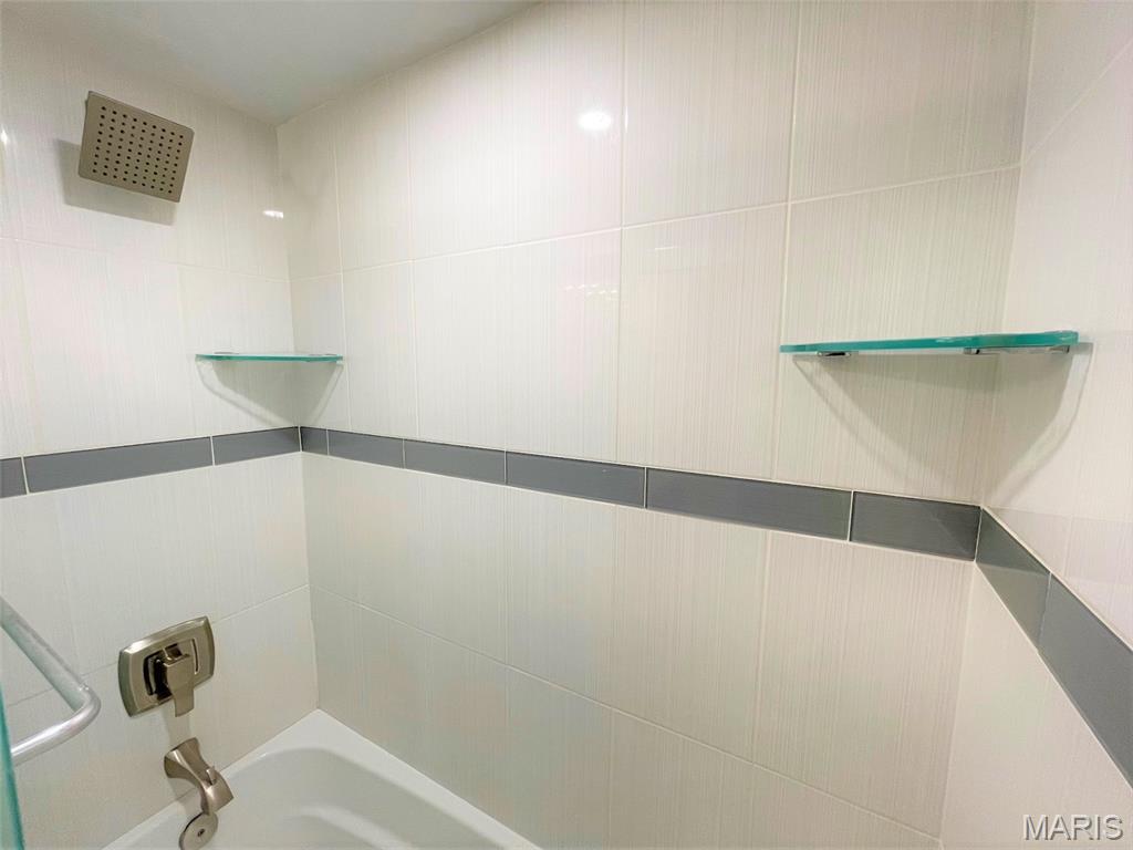 Brentwood Forest Condo Ph Six - Residential