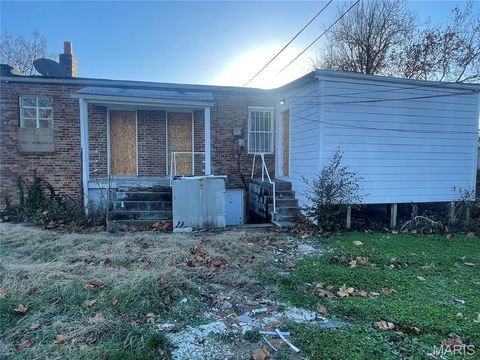 Tiny photo for 4443 Saint Ferdinand Avenue, St Louis, MO 63113 (MLS # 25070800)