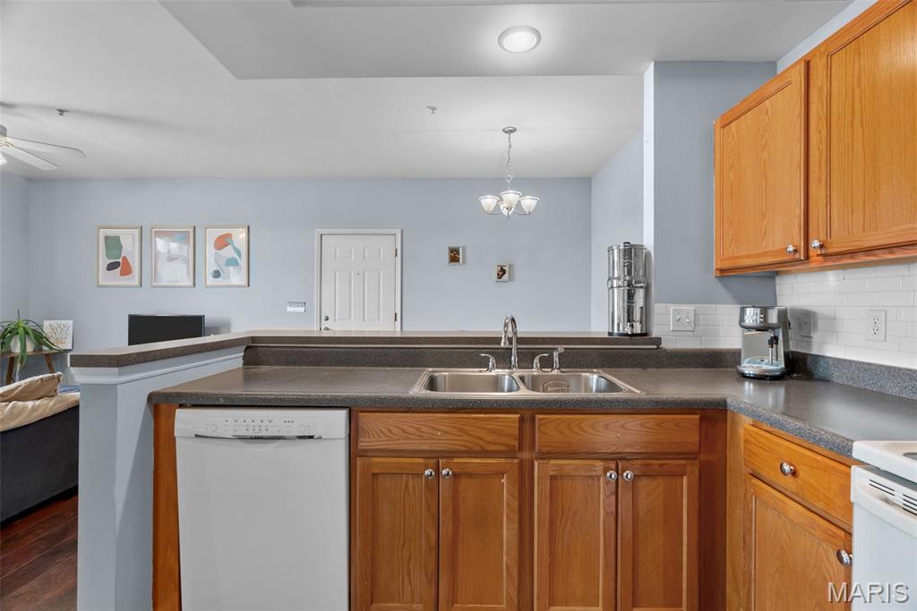 Gardens At South Oaks Condo - Residential