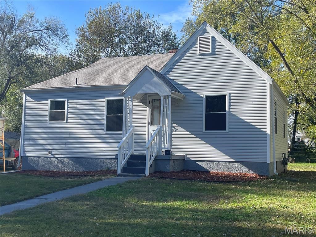 Photo of 22 Stanwood Drive, Lebanon, MO 65536 (MLS # 25072662)